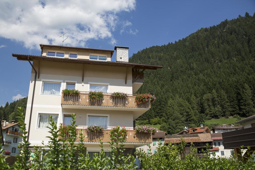 Appartamento Rose Di Bosco Predazzo Esterno foto